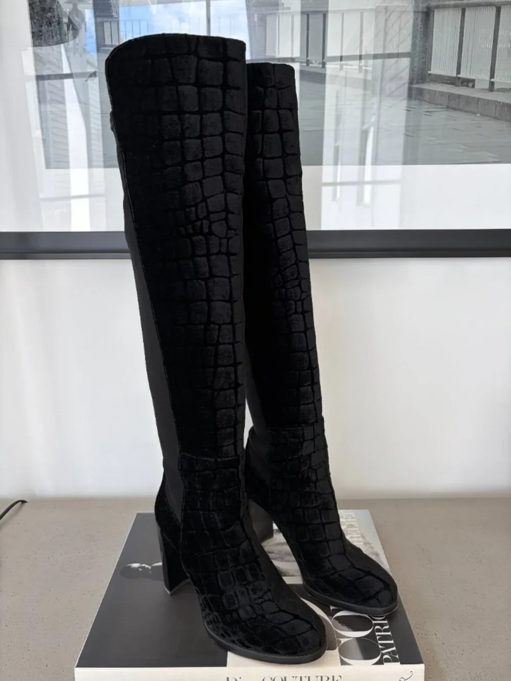 Stuart Weitzman Velvet Croc Embossed Over The Knee Boots Black Sz 8 Block Heel